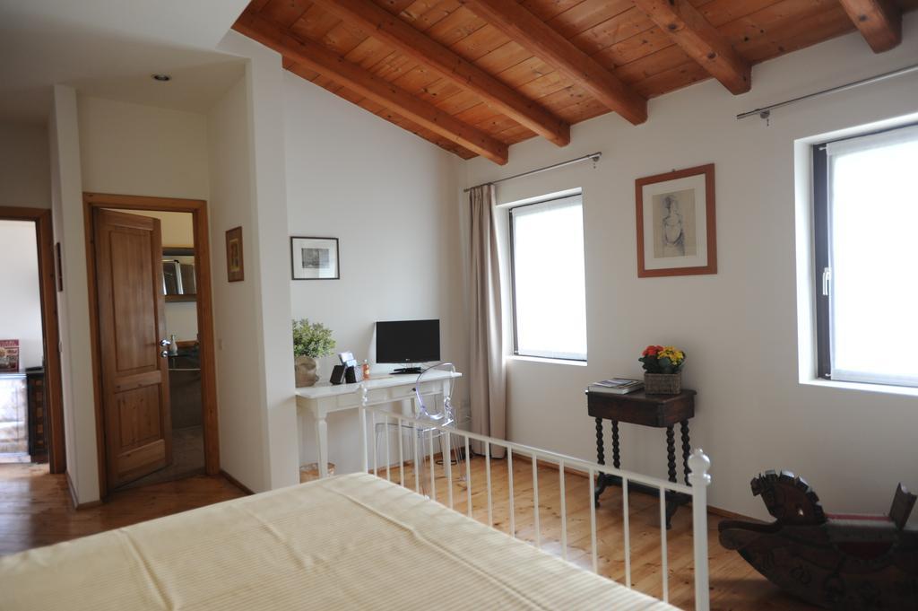 Monte Maino Bed & Breakfast Desenzano del Garda Cameră foto